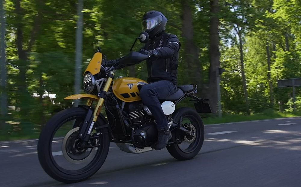 Labs iesācējam, tīkams visiem. Motocikls Triumph Scrambler 400 XC