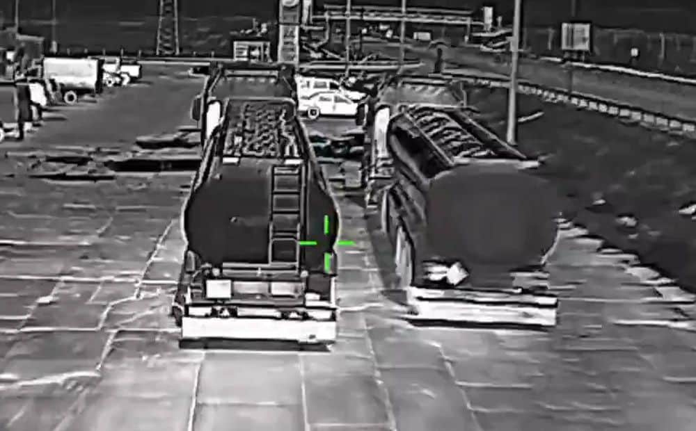HUR dronu vienības uzbrūk krievu iebrucēju liģistikai un degvielas vedējiem