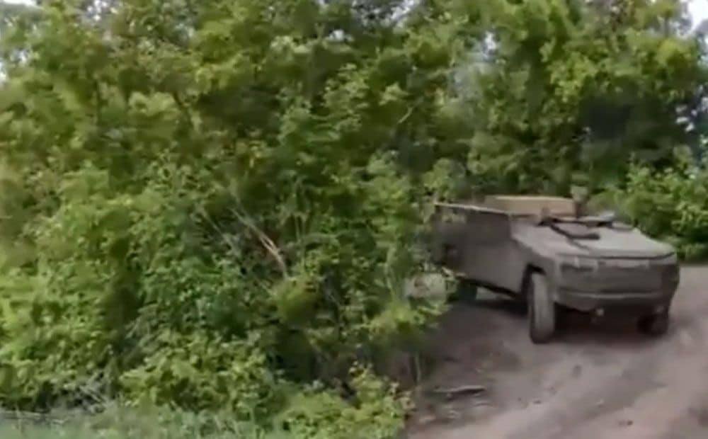 Ukrainas sauszemes drons "Protector" veic loģistikas misijas frontes bīstamākajos posmos