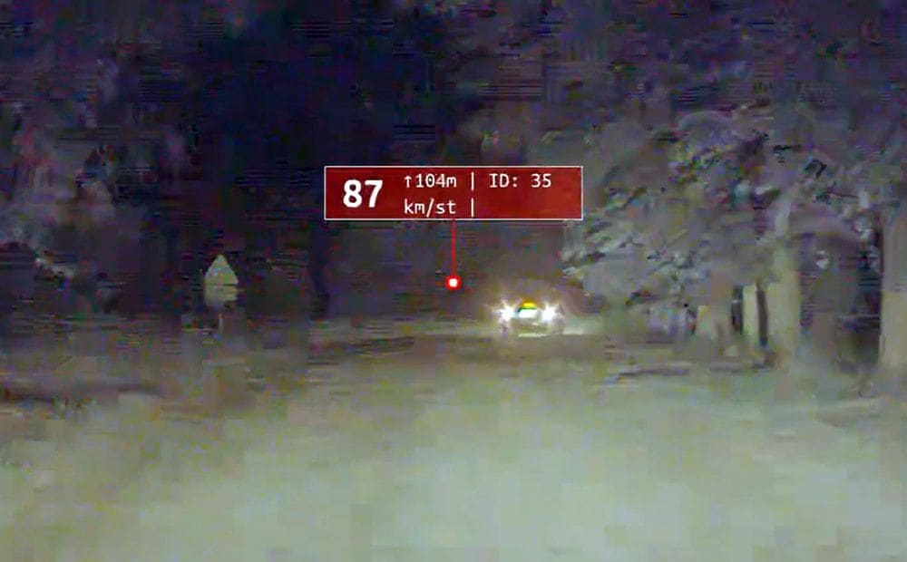 Rēzeknes novadā jaunietis ar zagtu auto bēg no policijas