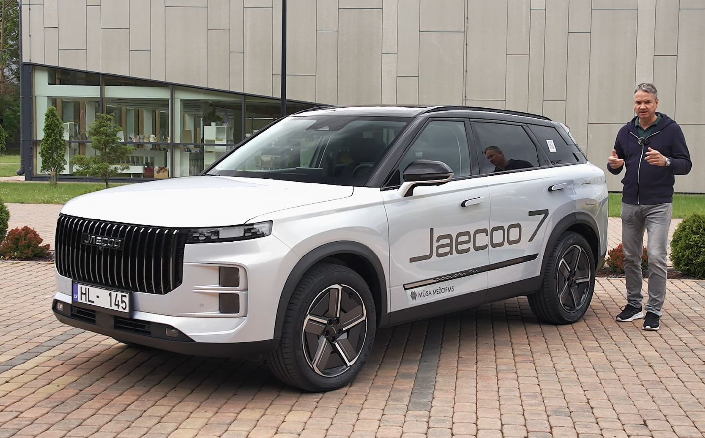 Dizaina vingrinājums. Kāds ir ķīniešu krosovers “Jaecoo 7”?