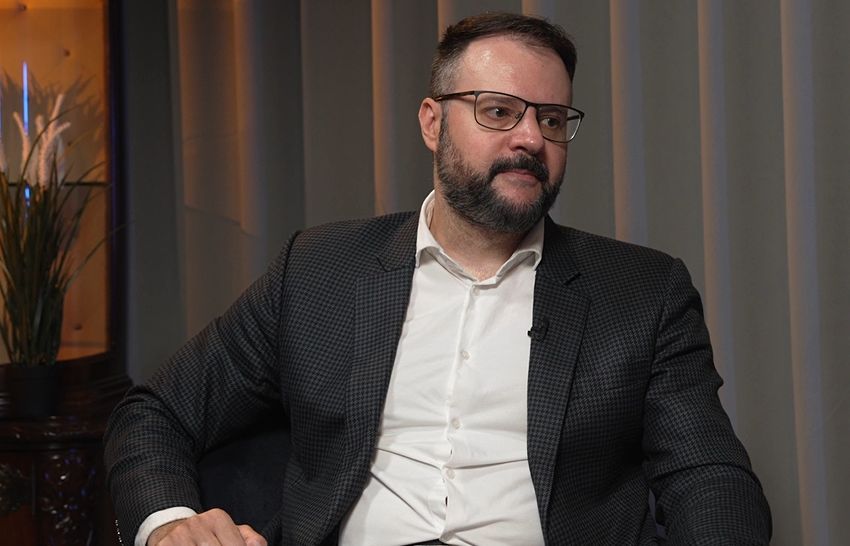 Briškens debatēs ar Dombravu: "Tā nav patiesība, ka "Progresīvie" nav iestājušies pret jauniešu diskrimināciju darba tirgū"