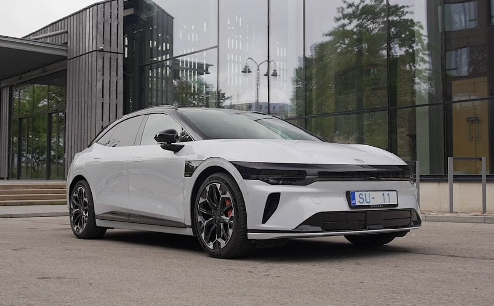 Vai Porsche, BMW un Mercedes ir iemesls uztraukties? Braucam ar Zeekr 7GT