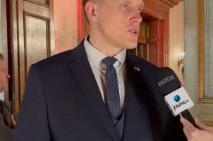 Dombrava negrib Šleseru un "progresīvos" valdībā