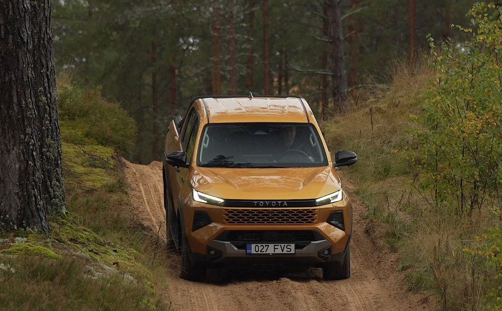 Nevainojams vai neievainojams? Braucam ar Toyota Hilux dīzeli
