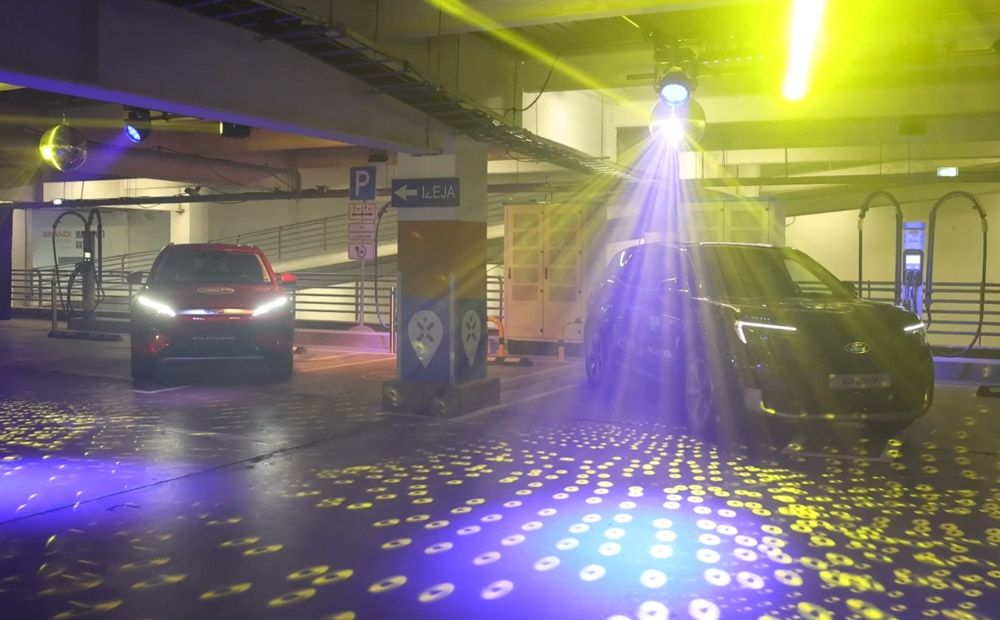 "Ignitis ON" tirdzniecības centrā "Domina Shopping" atklāj lieljaudas elektroauto uzlādes centru
