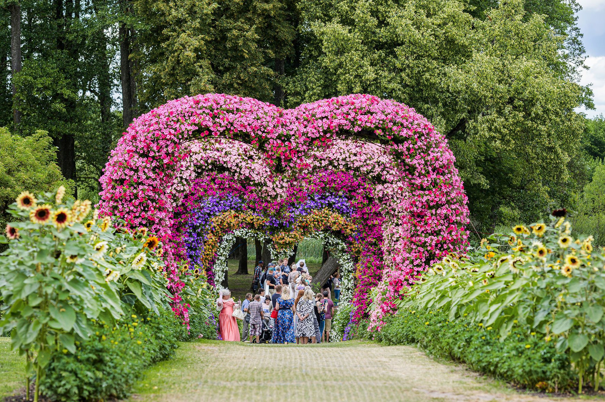 Festivāls, ko vēlēsies redzēt savām acīm: Pakrojas muiža šovasar atkal iekaroja apmeklētāju no visas Eiropas sirdis