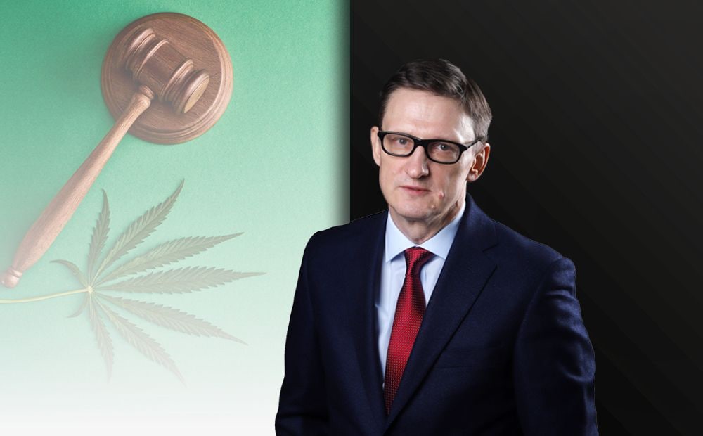 “Nekur par to neliek cietumā, izņemot Latviju”: rakstnieks Jurģis Liepnieks par marihuānas legalizāciju