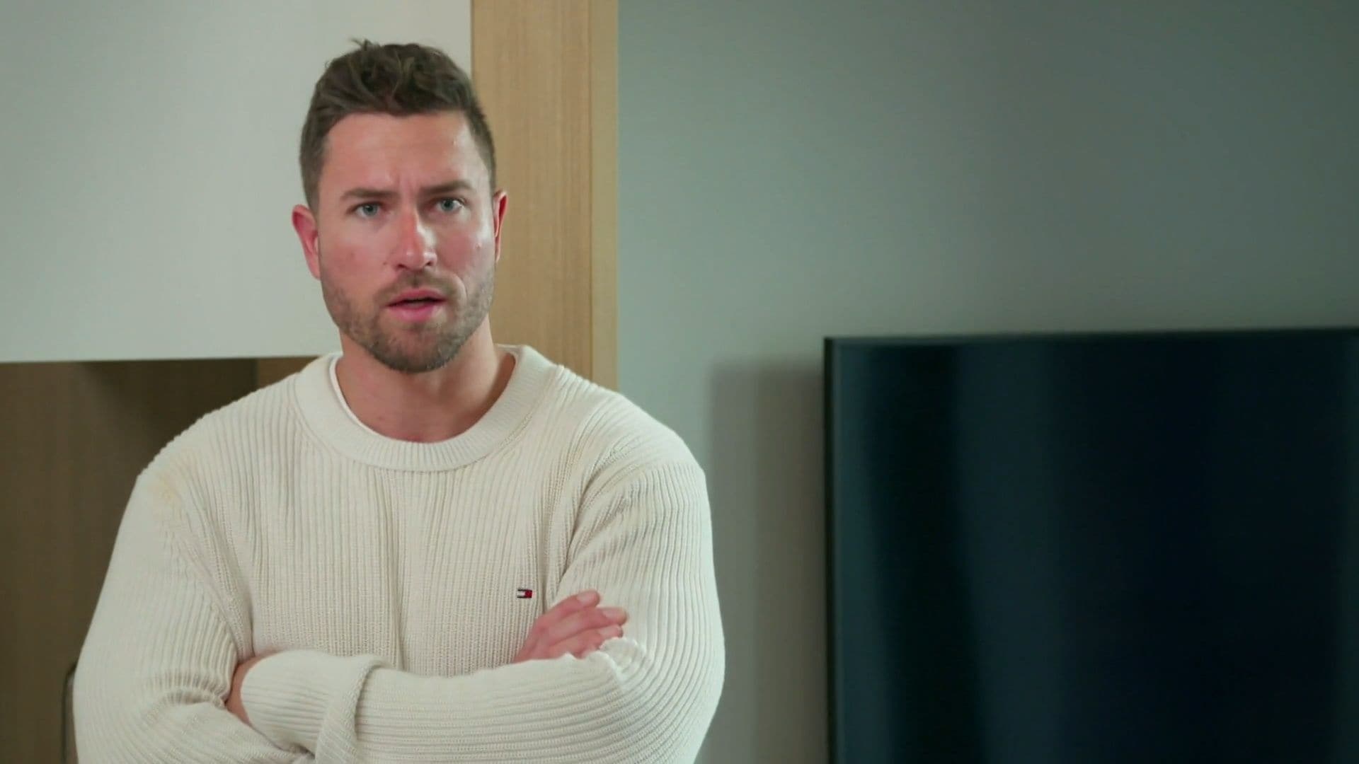 JĀ vārds svešiniekam