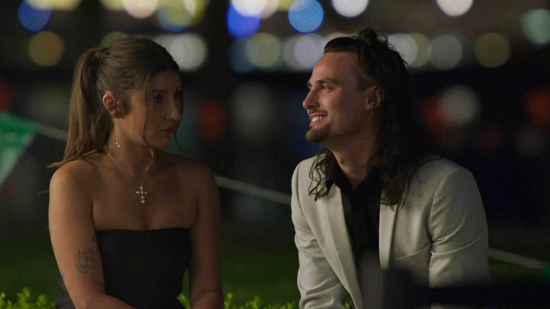 JĀ vārds svešiniekam