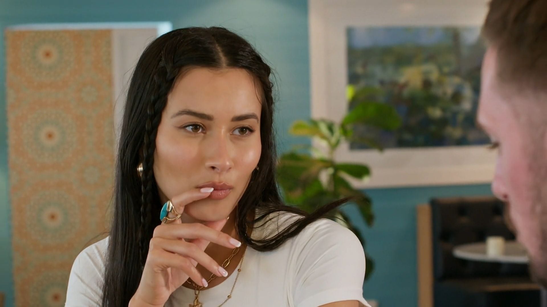 JĀ vārds svešiniekam