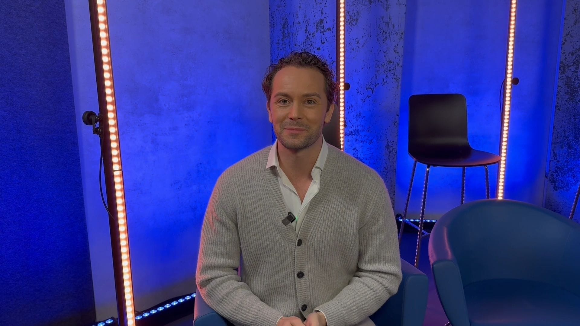 Dziedātājs Ainars Bumbieris atklāj, ko patiesībā domā par sadarbību ar ekstravaganto Magoni