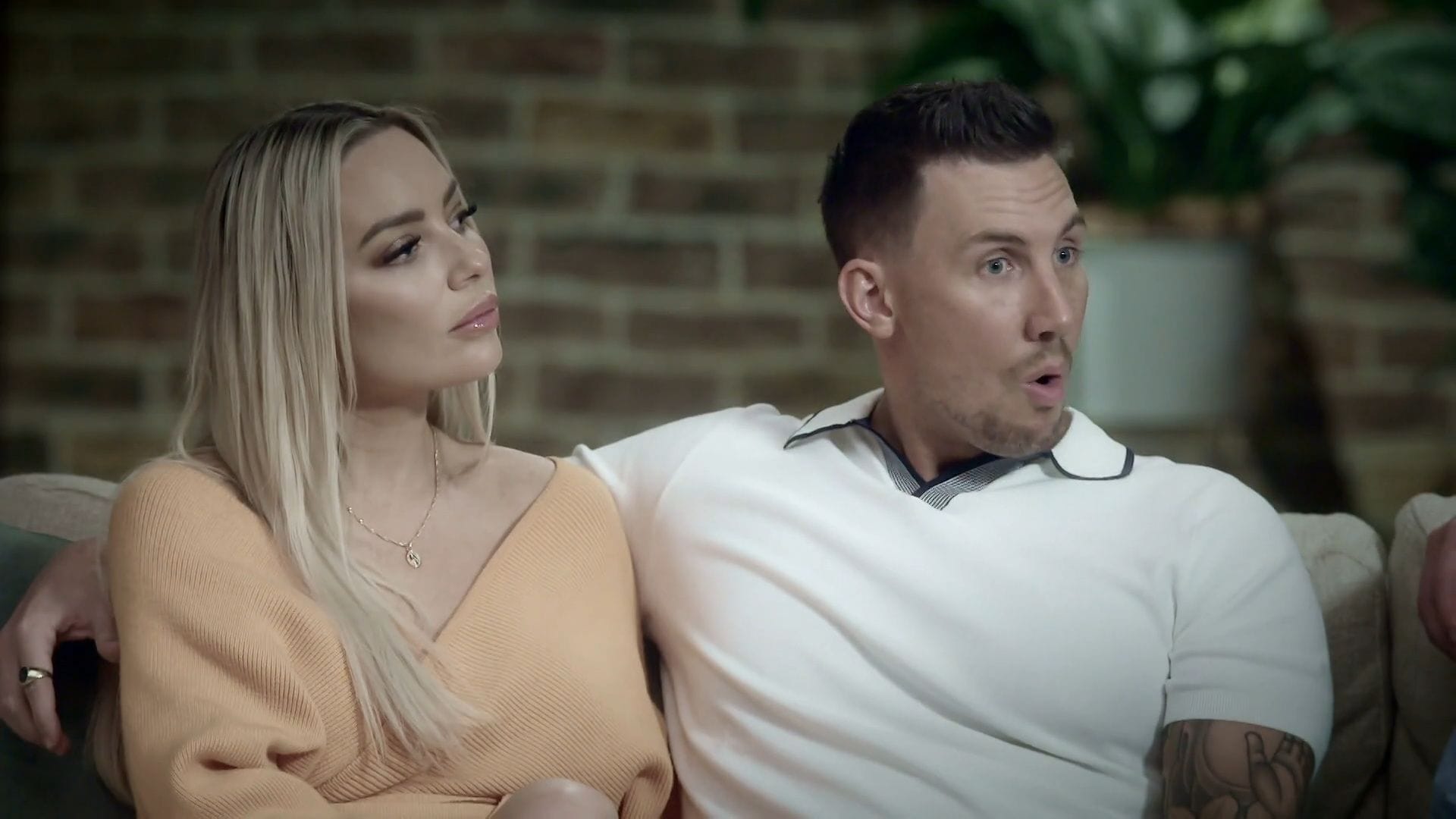 JĀ vārds svešiniekam