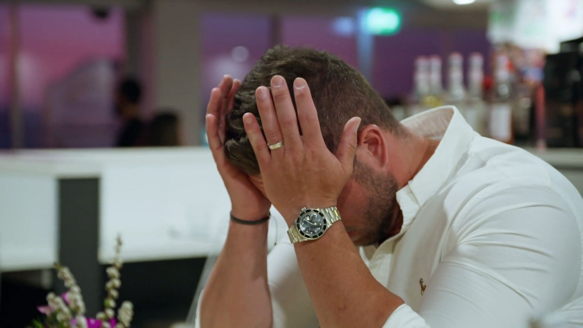 JĀ vārds svešiniekam