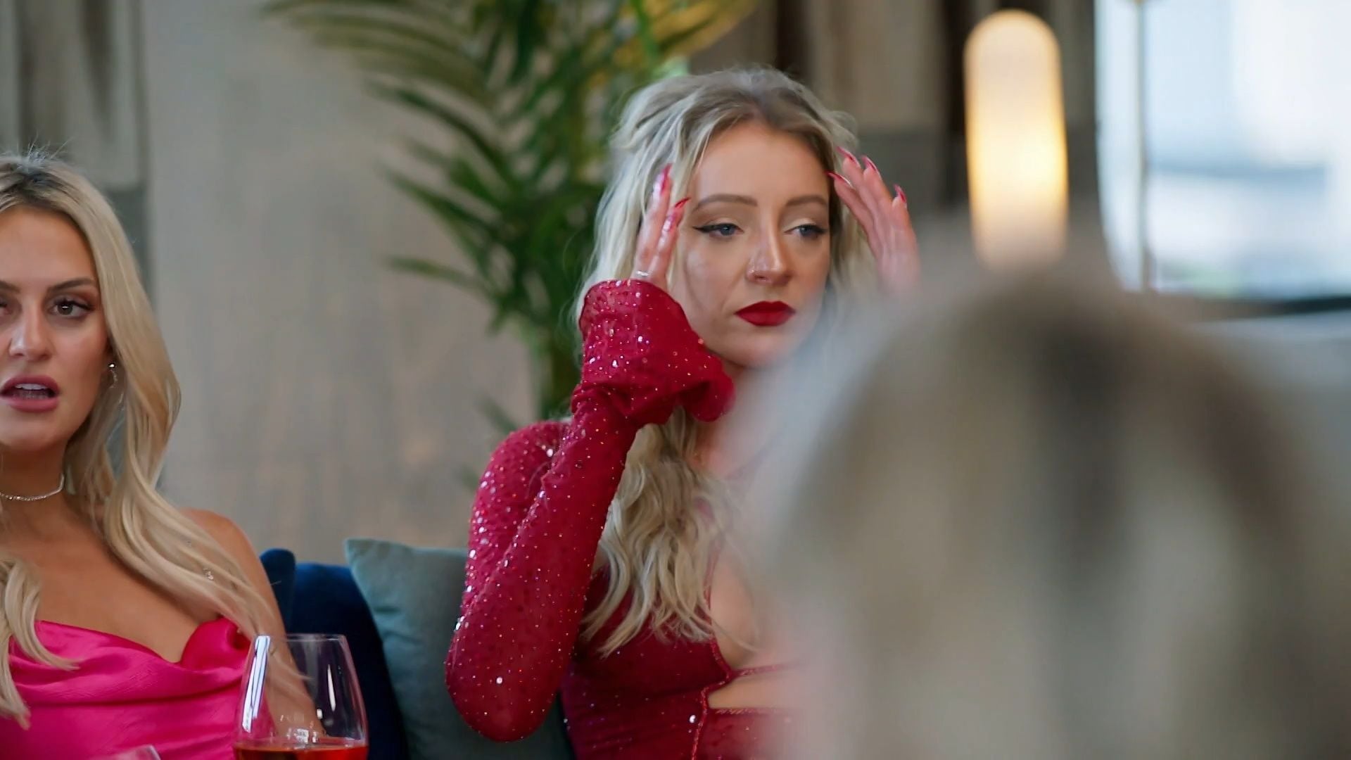 JĀ vārds svešiniekam