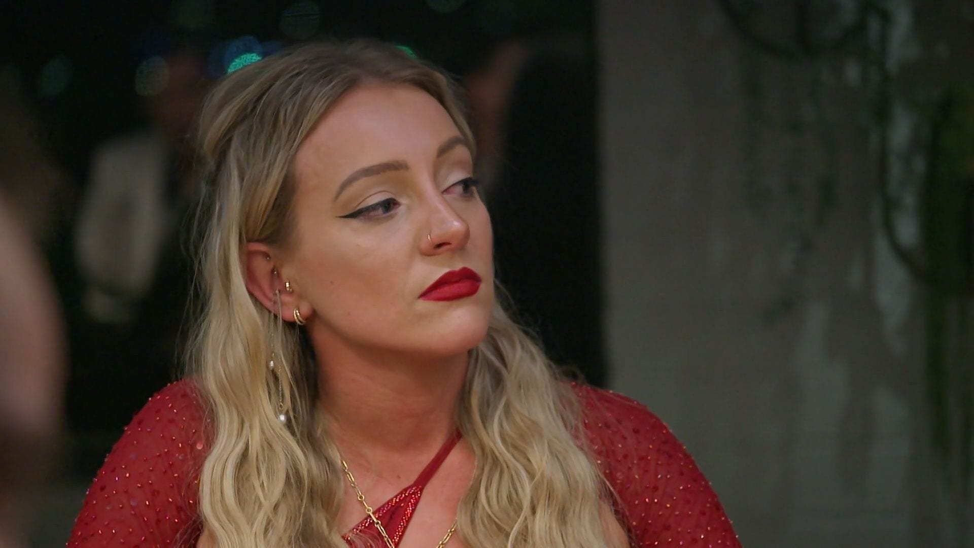 JĀ vārds svešiniekam