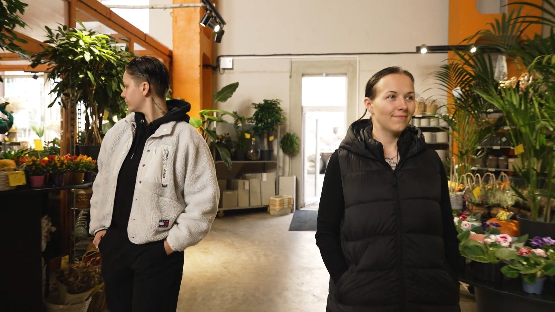 "Caur ērkšķiem uz…" uzvarētāja Elīne piepilda sapni par floristiku