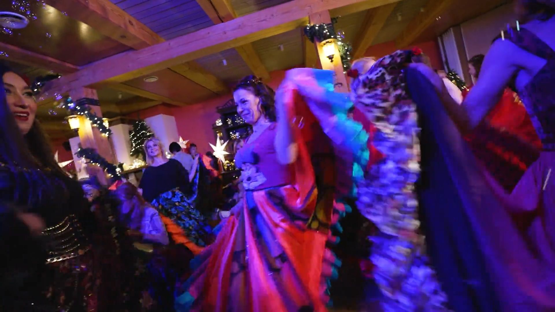 Caur ērkšķiem uz...