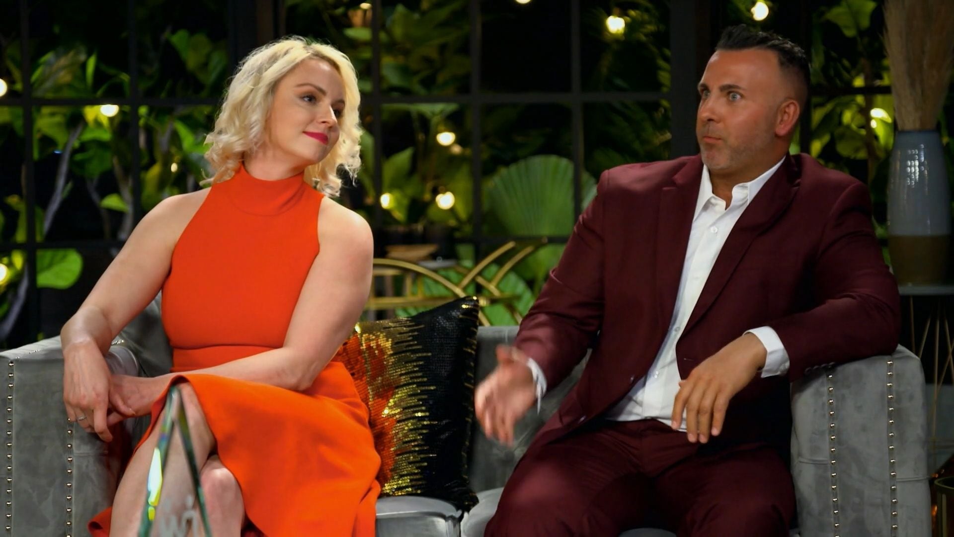 JĀ vārds svešiniekam