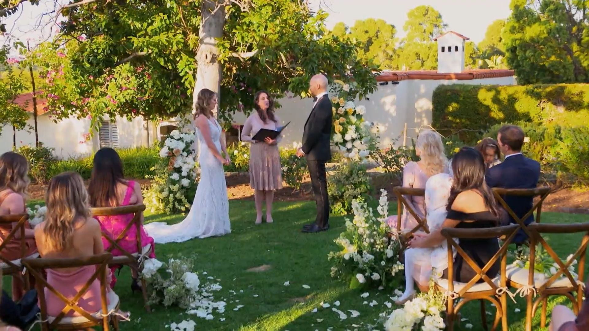 JĀ vārds svešiniekam