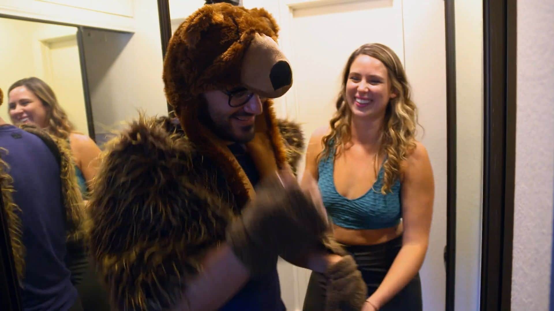 JĀ vārds svešiniekam