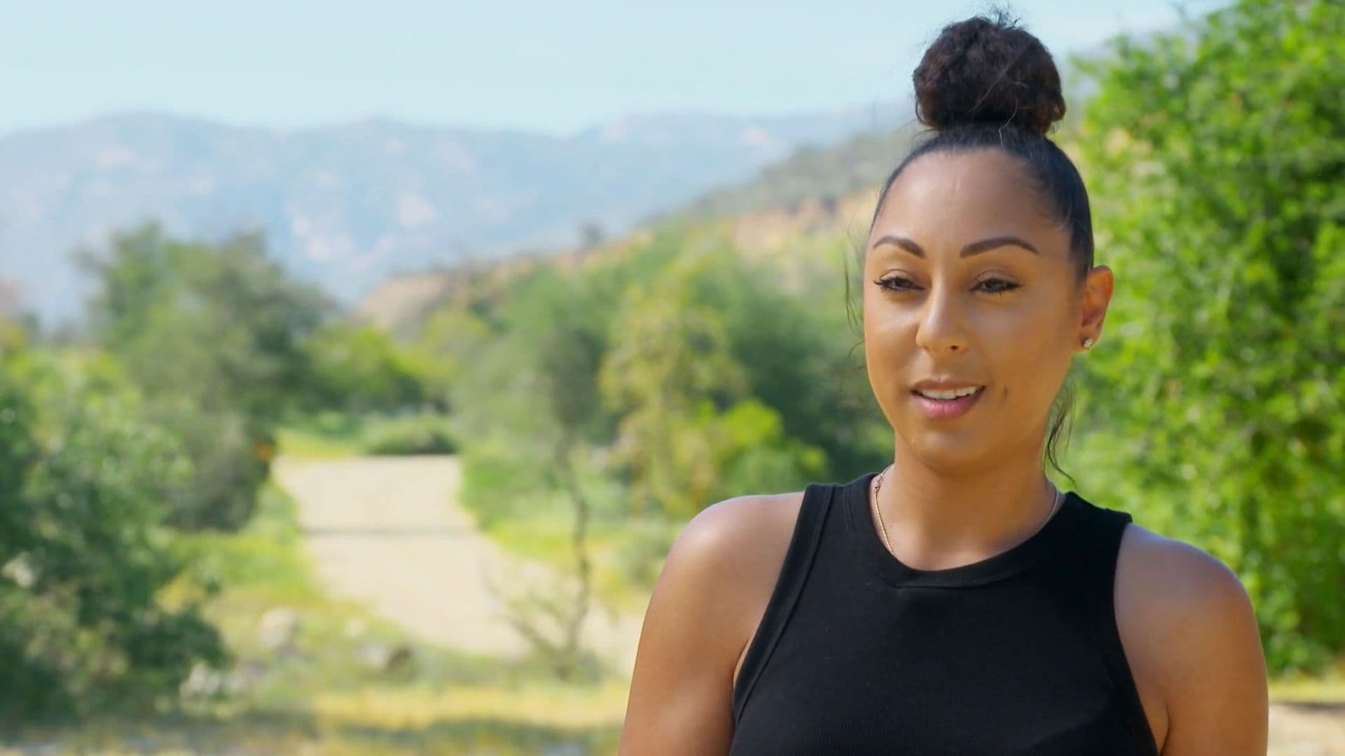 JĀ vārds svešiniekam