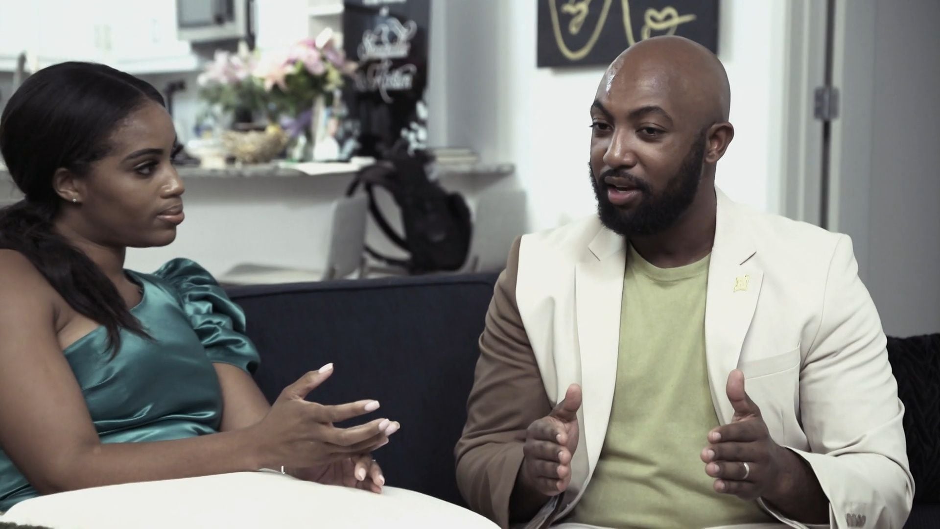 JĀ vārds svešiniekam