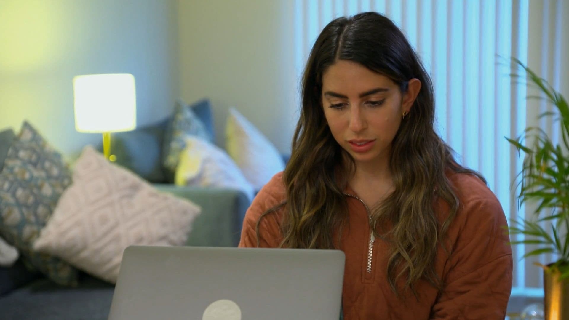 JĀ vārds svešiniekam