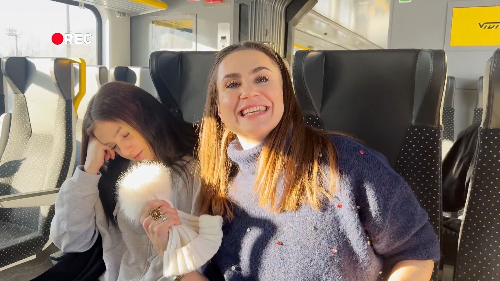 "Viņi nemāk uzvesties!" Vecāku uzvedības dēļ Annai Valterei nepatīk doties ģimenes izbraucienos