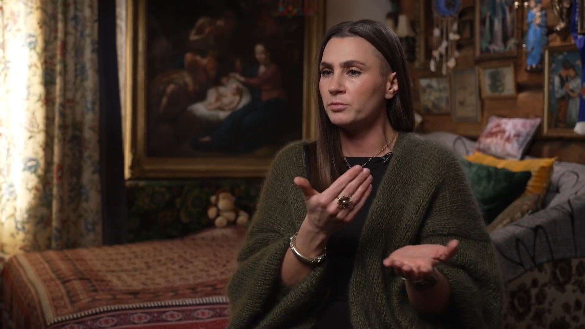 "Brauca logus dauzīt ārā!" Vita Valtere dalās ar prātam neaptveramiem bērnības stāstiem