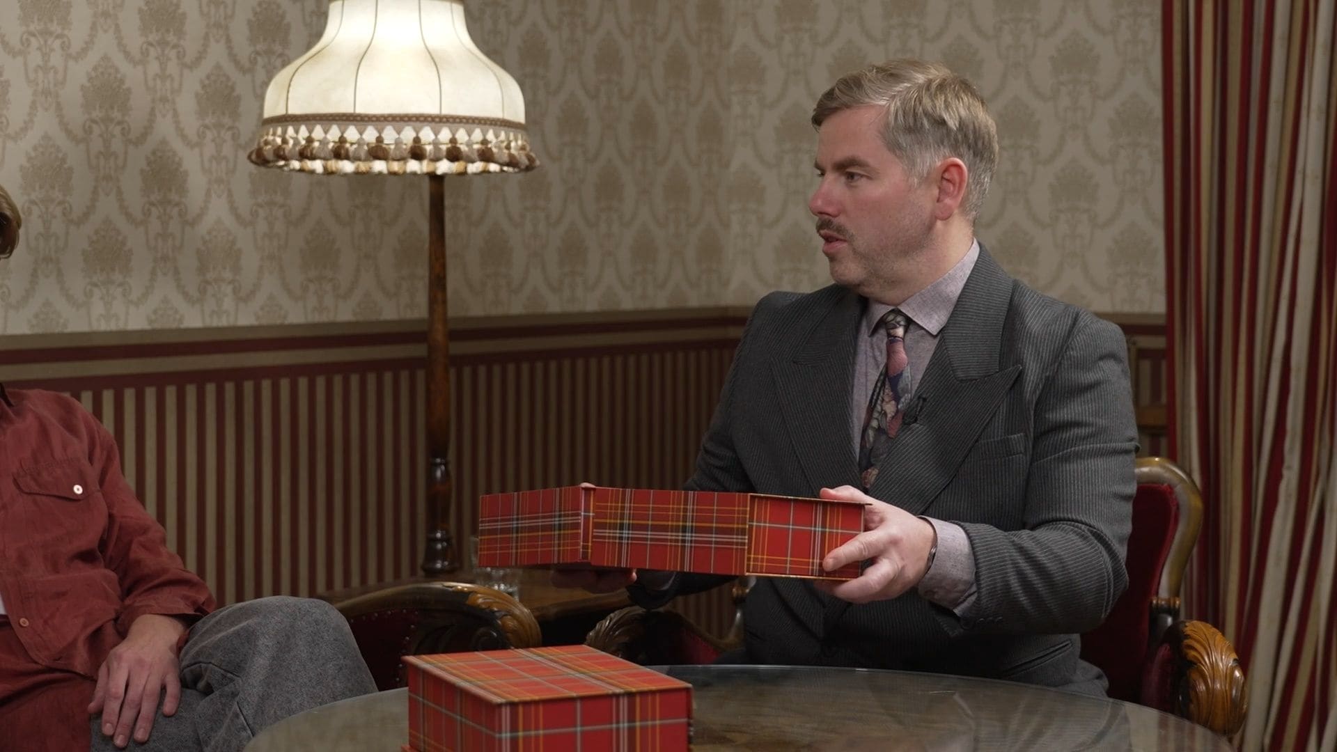 Limuzīns dāvanā. Pils patiesības istaba