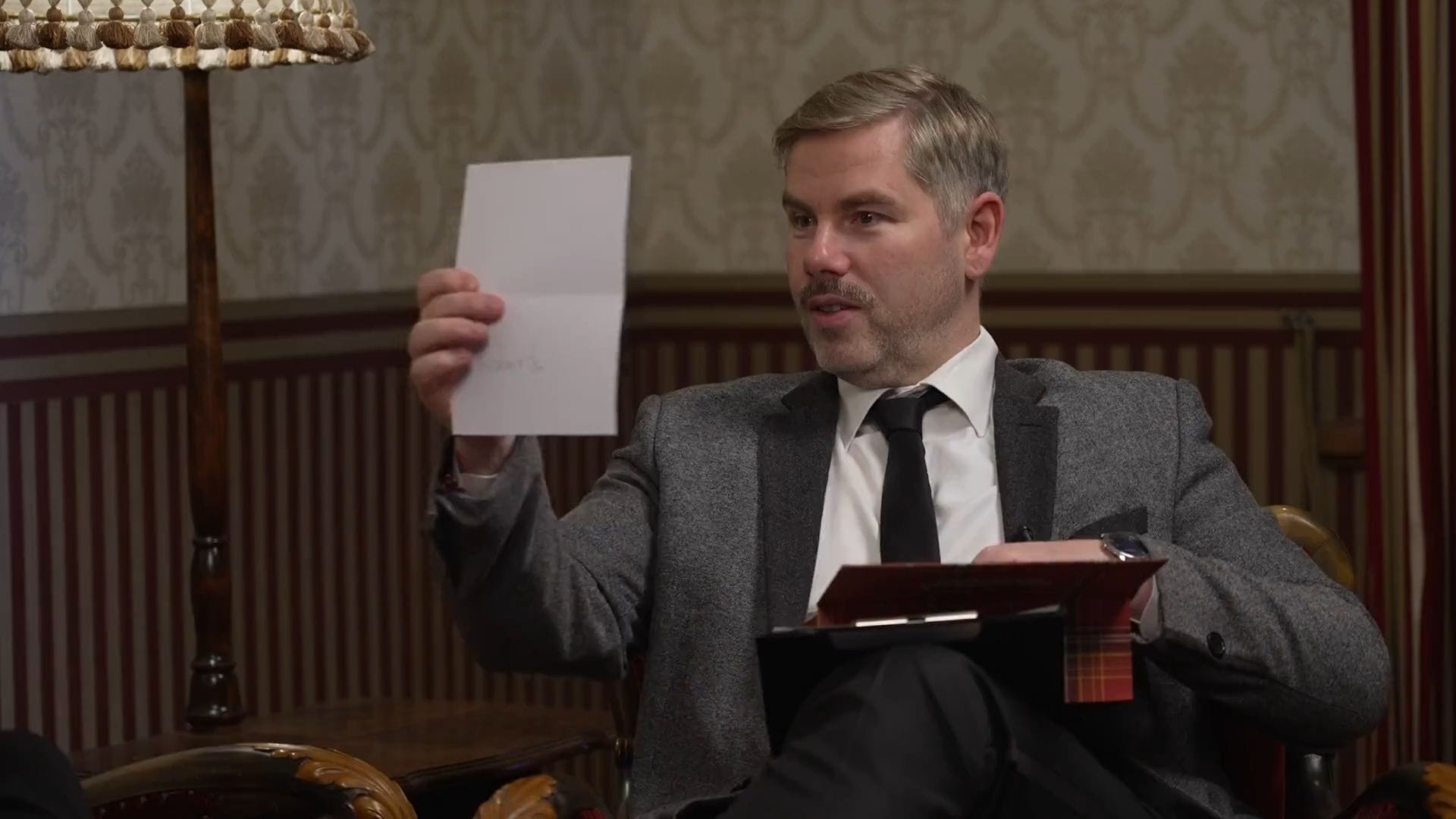 Limuzīns dāvanā. Pils patiesības istaba