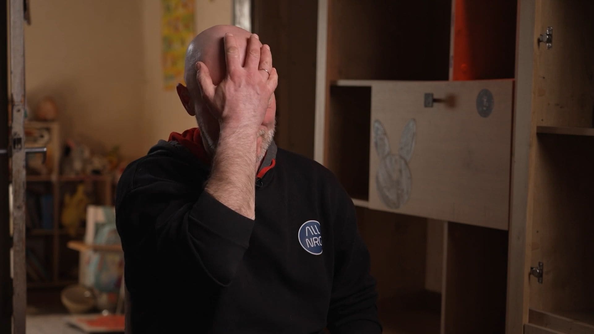 Seši simti par bikini? Vendija Karalkina šokē vīru ar tērpa cenu