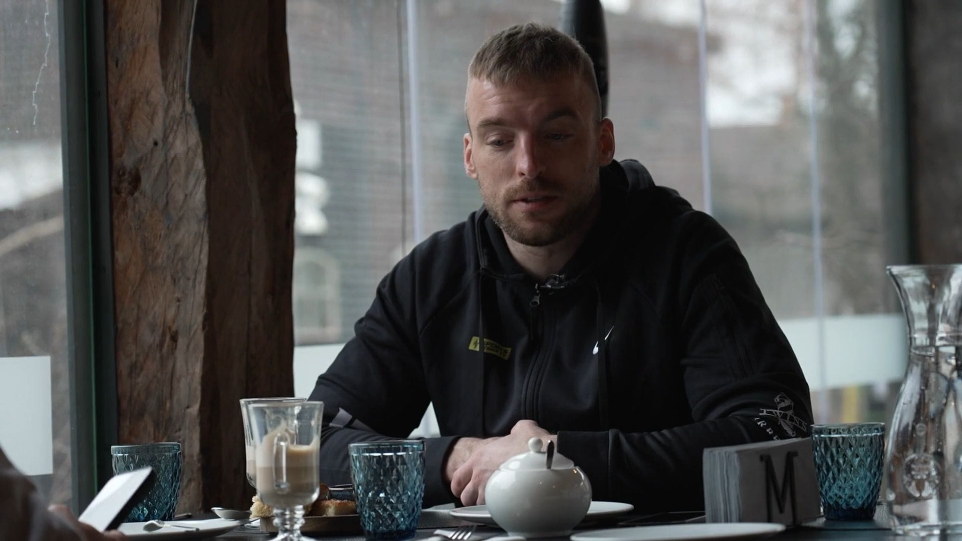 Juri Zundovski nomāc nesen piedzīvotās avārijas sekas