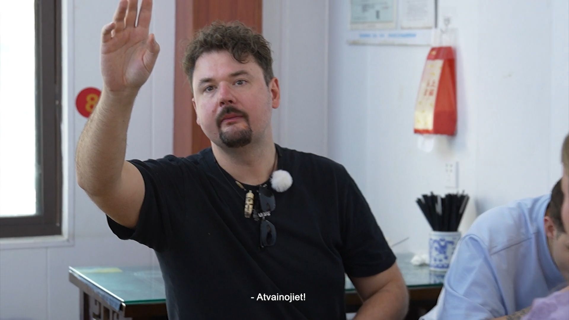 Četri uz koferiem
