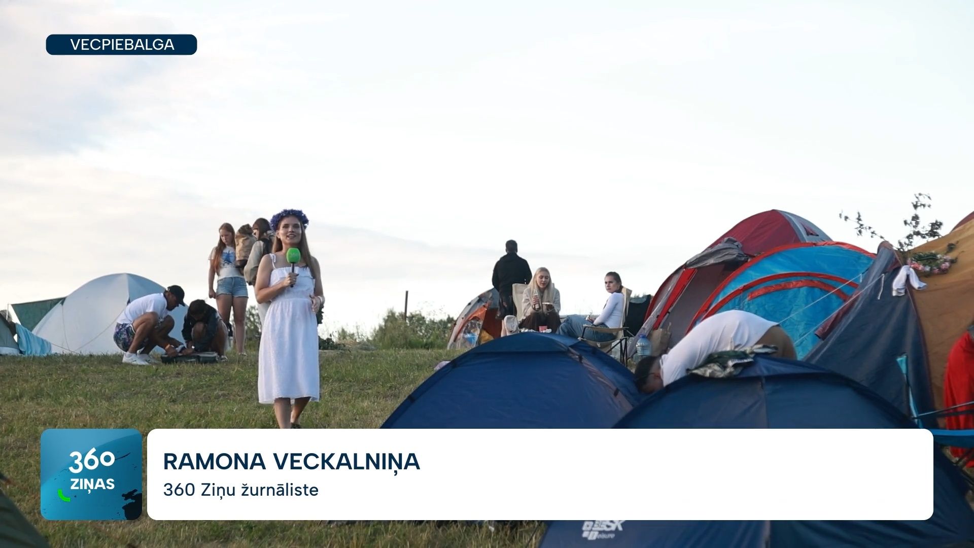 Līgo festivāls Vecpiebalgā pulcē lielu skaitu svinētāju, kuri saulgriežus sagaida mūzikas festivāla atmosfērā un ar pliko skrējienu