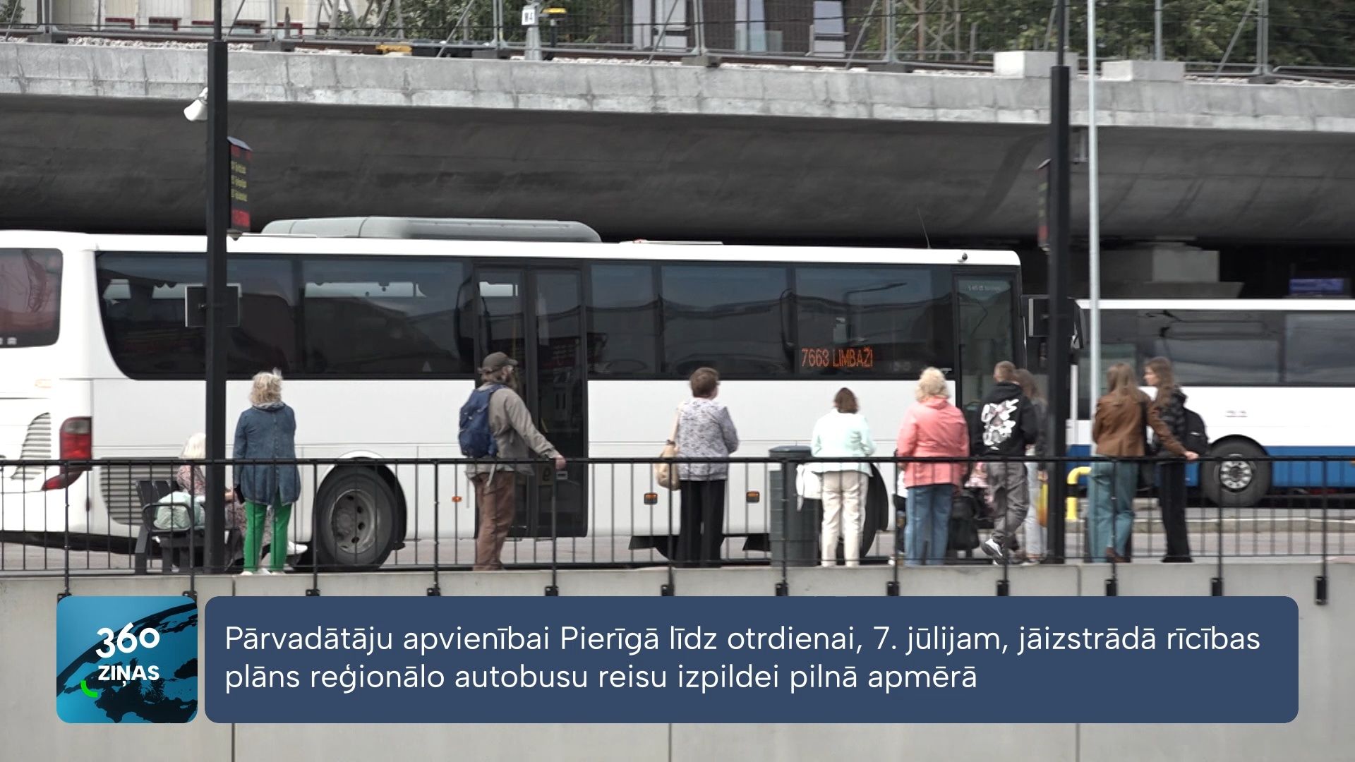 Četrās dienās Ādažu virzienā atcelti 100 autobusu reisi