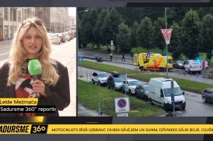 Motociklists Rīgā uzbrauc diviem gājējiem un sunim; dzīvnieks gājis bojā, cilvēki cietuši