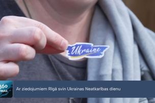 Rīgā svin Ukrainas Neatkarības dienu ar ziedojumiem un gājienu