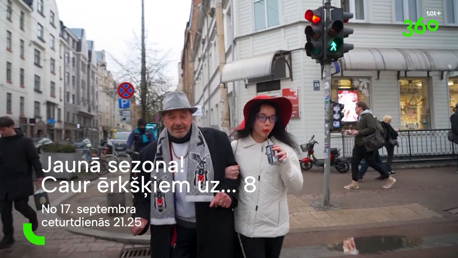 Caur ērkšķiem uz...