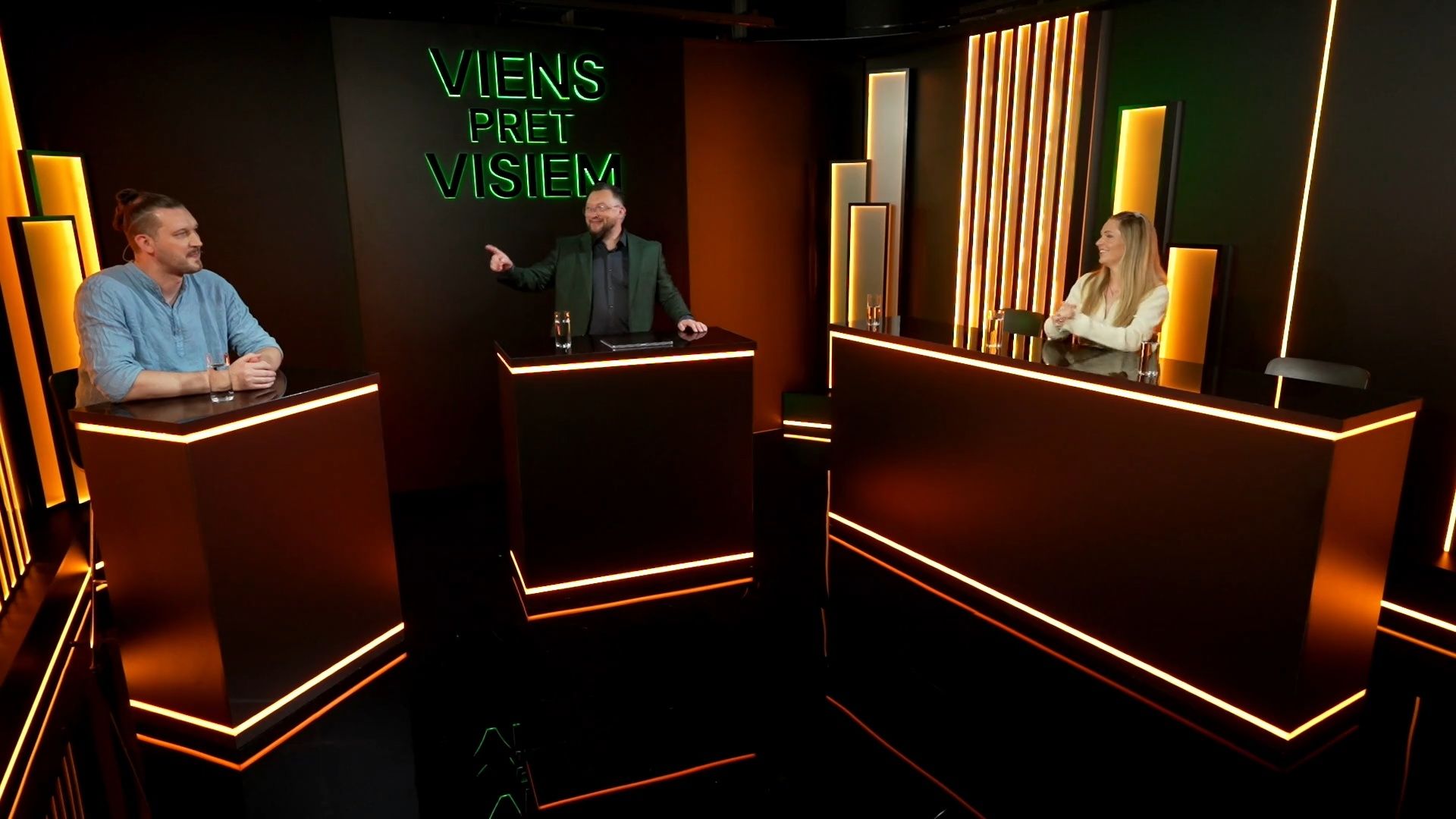 Viens pret visiem