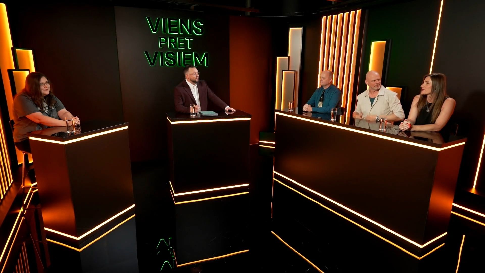 Viens pret visiem