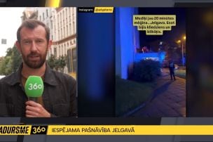 Jelgavā no daudzdzīvokļu nama loga izkrīt un iet bojā vīrietis