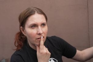 "Gandrīz ideālas vakariņas" pie Sandas Dejus draud izgāzties salūzuša grila dēļ