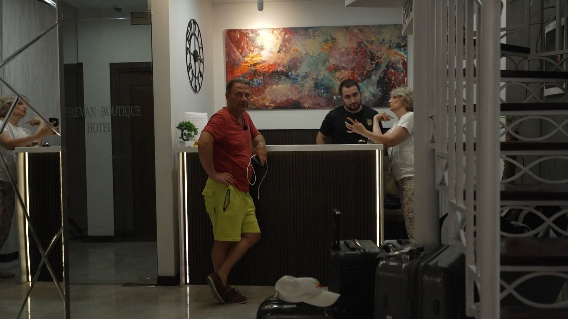 Četri uz koferiem