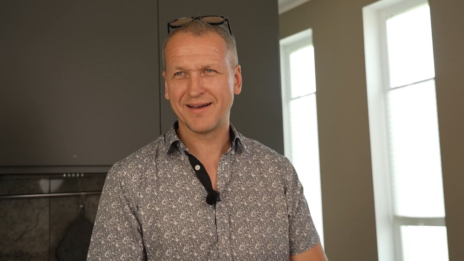 Intars Rešetins-Pētersons atklāti par sievas pirmo pagatovoto ēdienu: "Šito draņķi man vairs nekad nedod!"