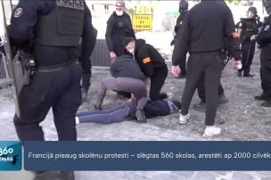 Francijā vēršas plašumā skolēnu protesti – slēgtas 560 skolas
