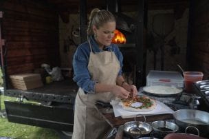 Arī Annijas Putniņas dārgā kulinārijas meistarklase nespēj glābt picu no fiasko