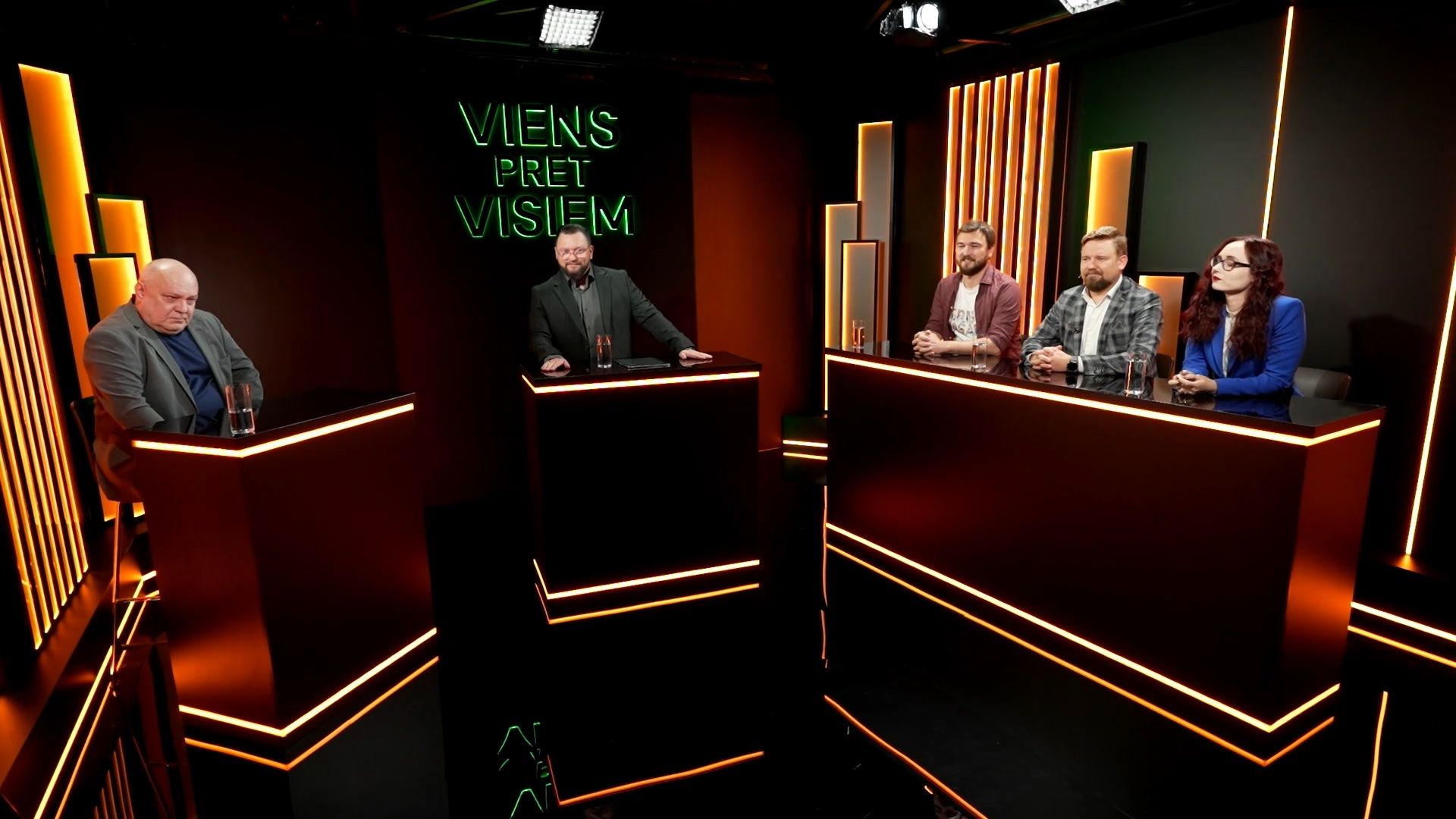 Viens pret visiem