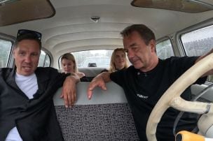 Andris Daugaviņš trakulīgā piedzīvojumā pārbauda šova "Gandrīz ideālas vakariņas" viesu drosmi